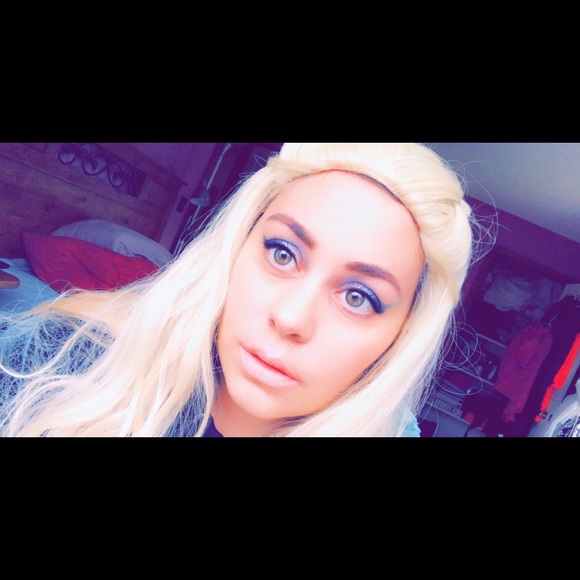 Meet your Posher, Rebecca - Picture 1 of 1